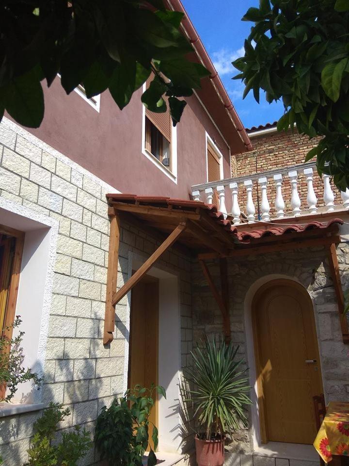 Guesthouse Hlias Gloria Berat Dış mekan fotoğraf
