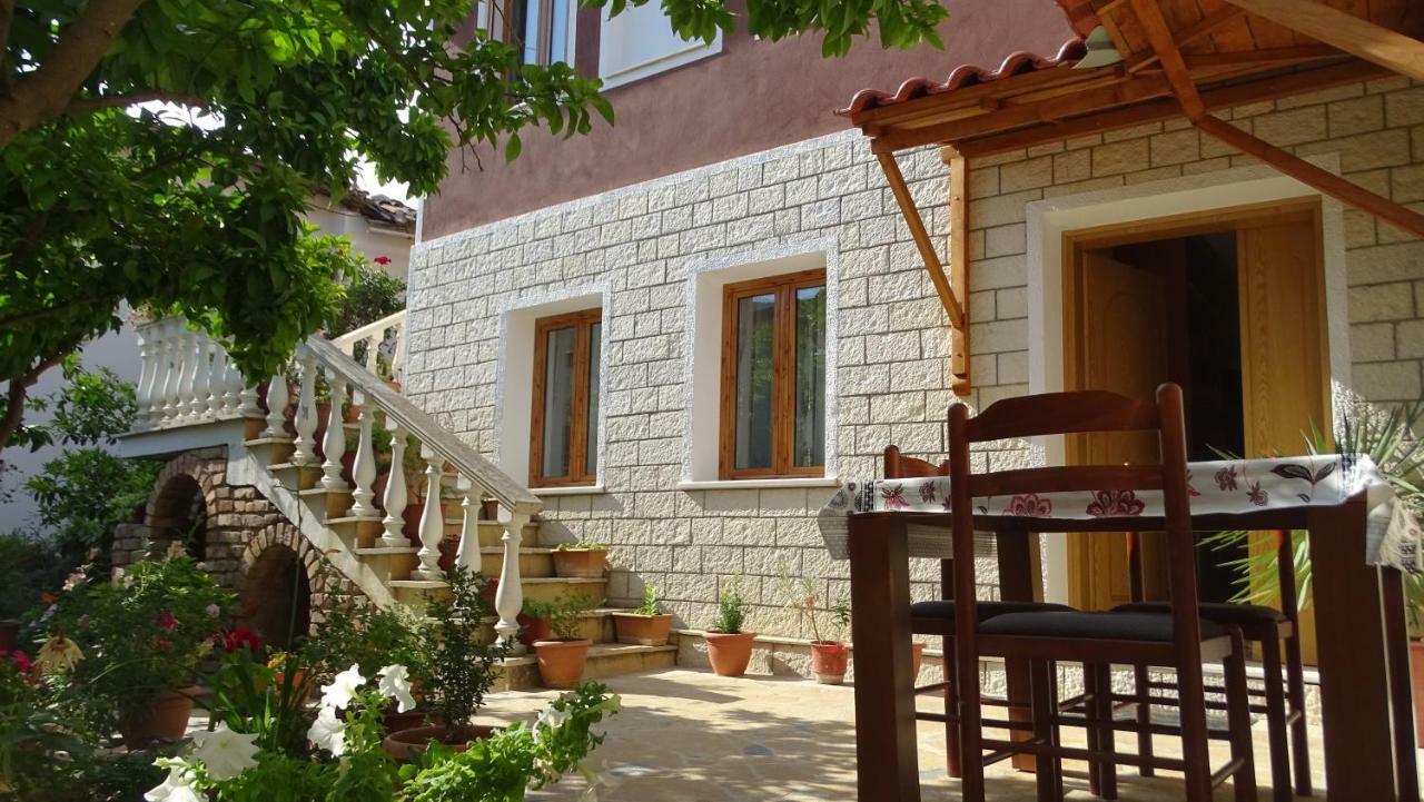 Guesthouse Hlias Gloria Berat Dış mekan fotoğraf